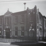 De latere Leonardusschool op de hoek van de Havenstraat en de Dijkweg